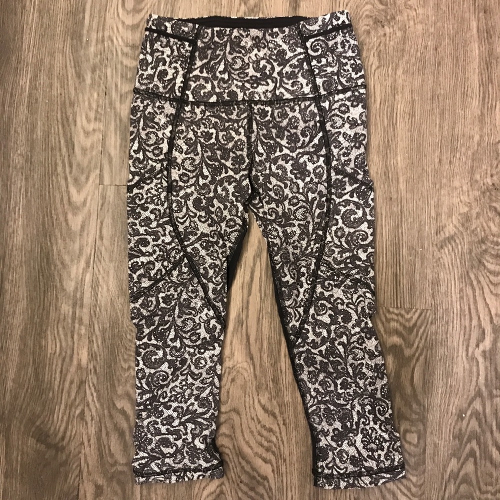 🍋Lululemon Crop Leggings